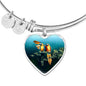 Lovely Parrot Print Heart Pendant Bangle