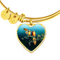 Lovely Parrot Print Heart Pendant Bangle