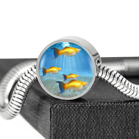 Common Molly Fish Print Circle Charm Steel Bracelet